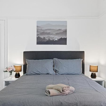 Burwood City Newly Renovated 2 Bed 2 Bath Free Private Parking Big Apt Sydney Exteriér fotografie