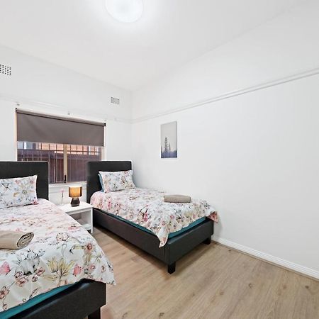 Burwood City Newly Renovated 2 Bed 2 Bath Free Private Parking Big Apt Sydney Exteriér fotografie