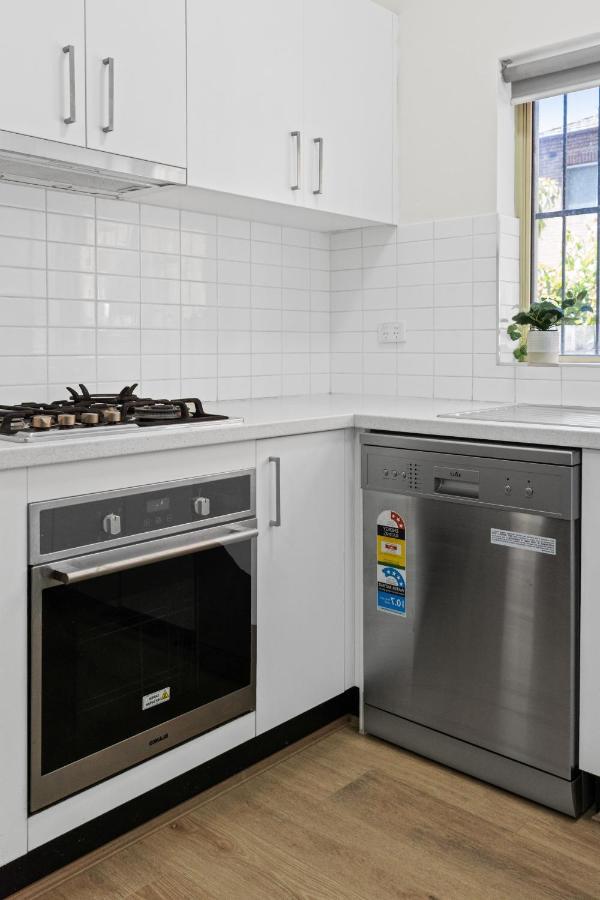 Burwood City Newly Renovated 2 Bed 2 Bath Free Private Parking Big Apt Sydney Exteriér fotografie